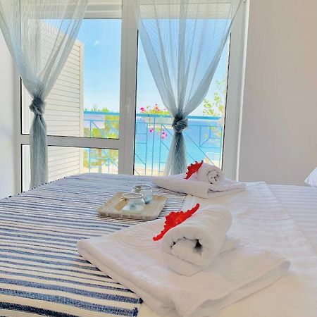 Las Nubes Rooms Himare Bagian luar foto