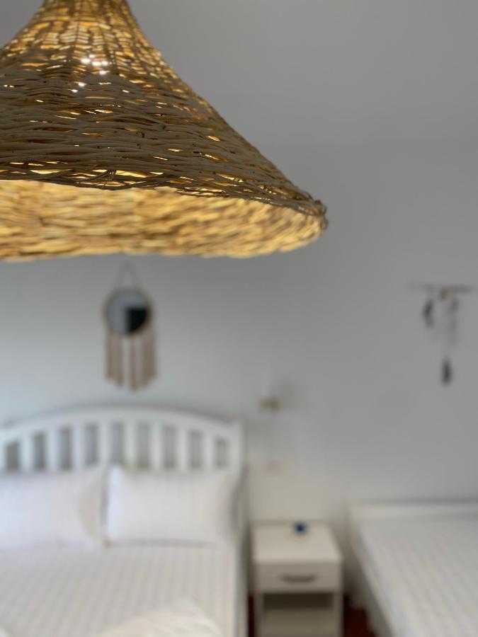 Las Nubes Rooms Himare Bagian luar foto