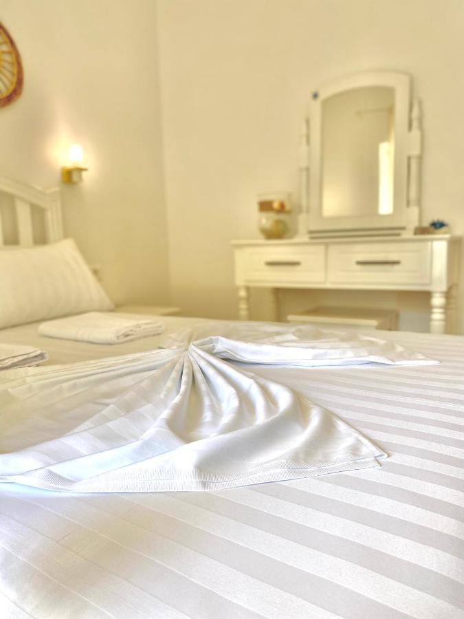 Las Nubes Rooms Himare Bagian luar foto