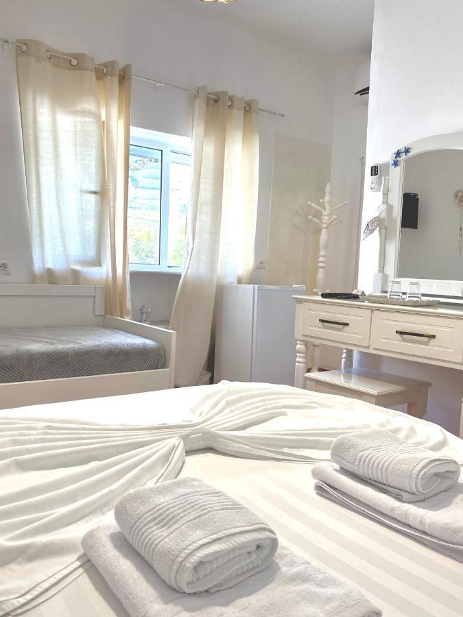 Las Nubes Rooms Himare Bagian luar foto