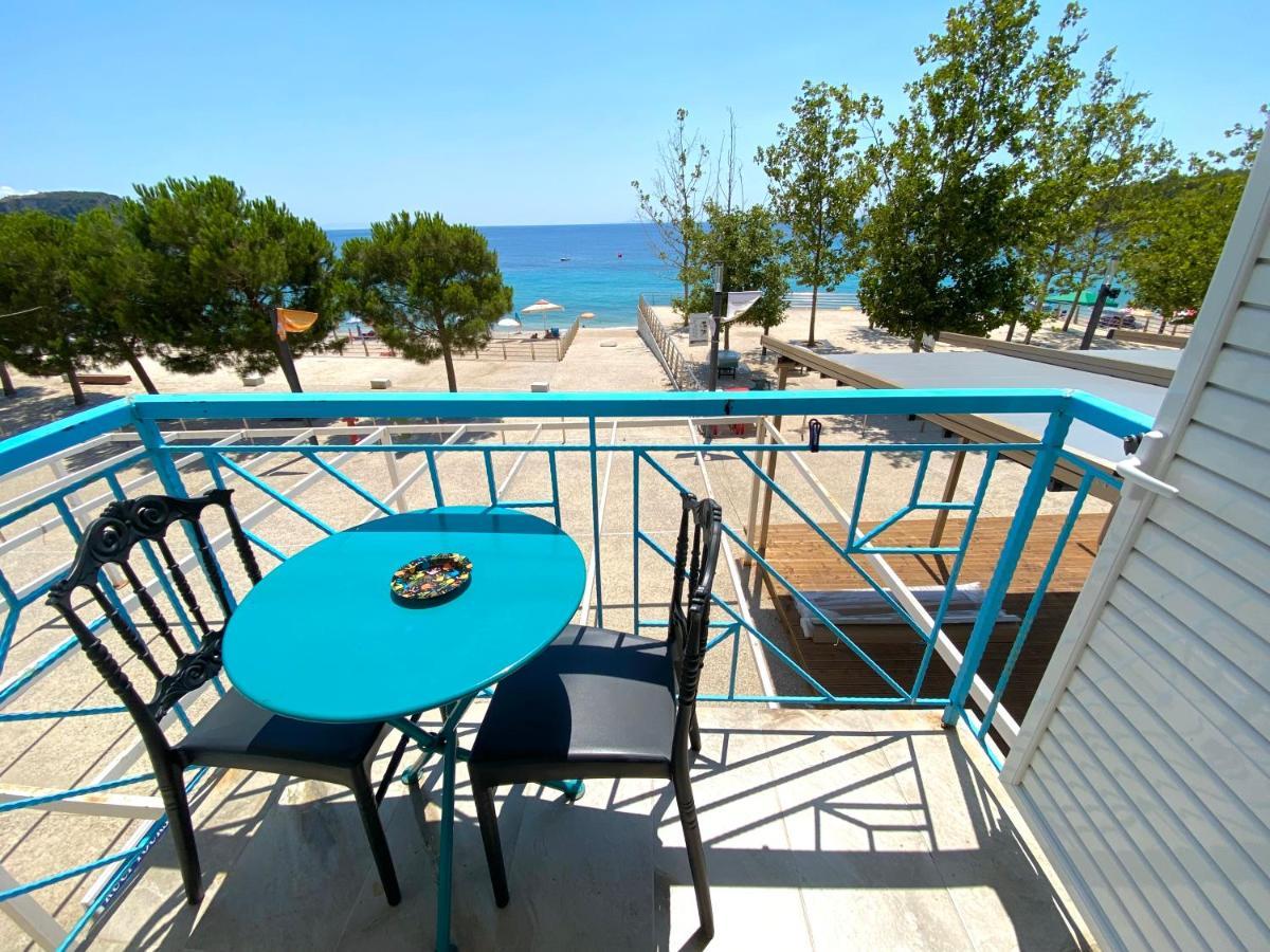 Las Nubes Rooms Himare Bagian luar foto