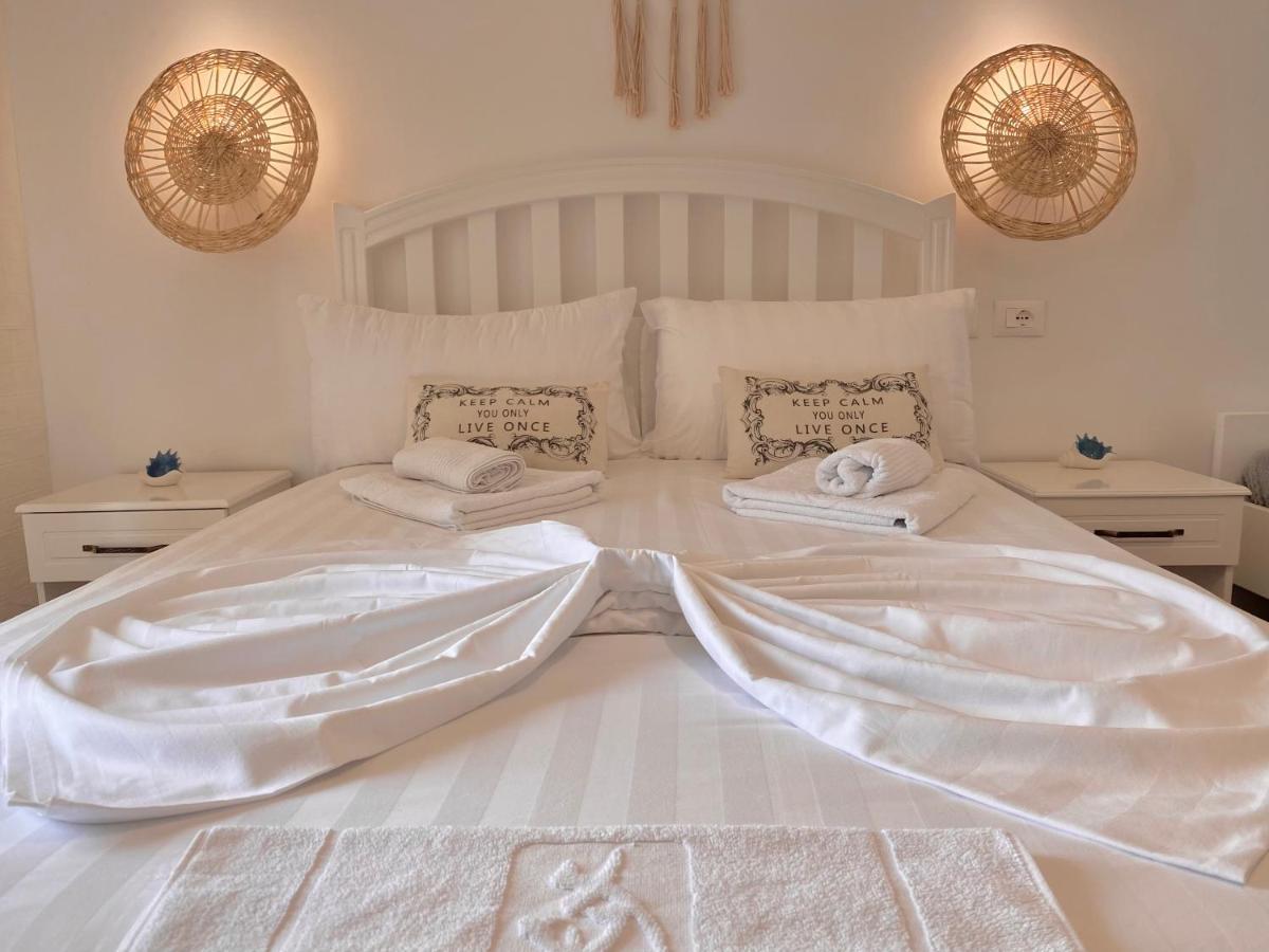 Las Nubes Rooms Himare Bagian luar foto